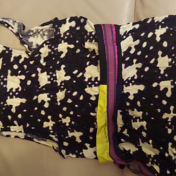 Women's A Common Thread top - Picture 7 of 7